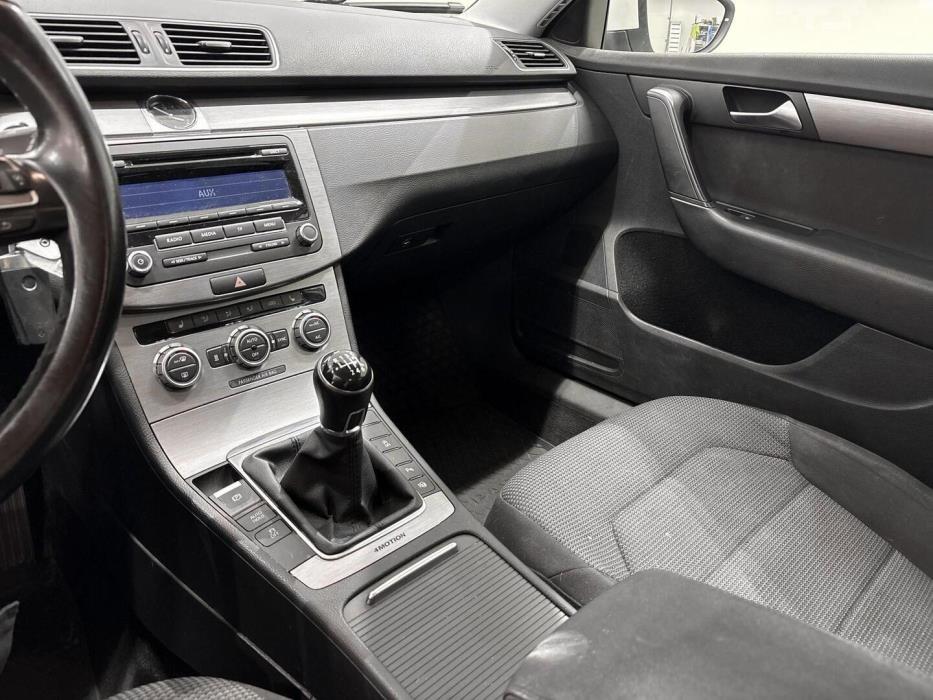 VOLKSWAGEN Passat 2014