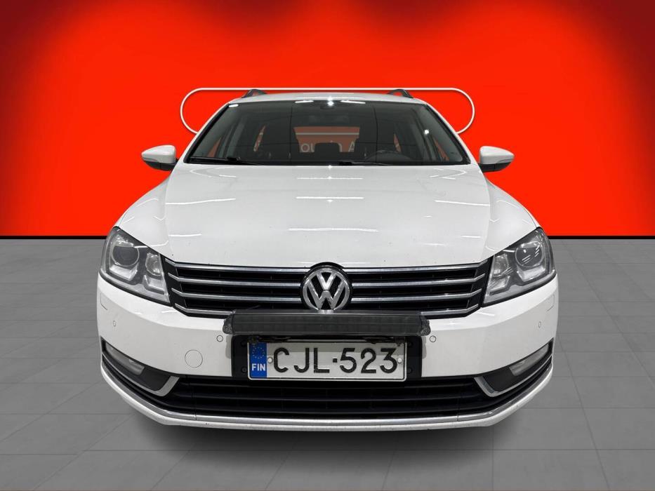 VOLKSWAGEN Passat 2014