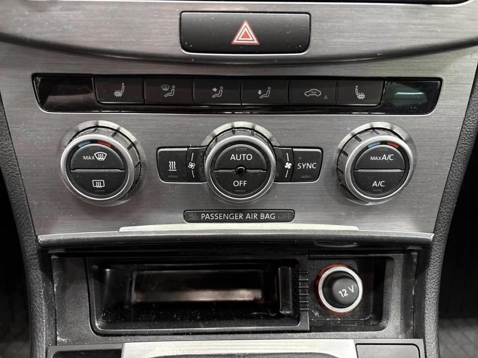 VOLKSWAGEN Passat 2014