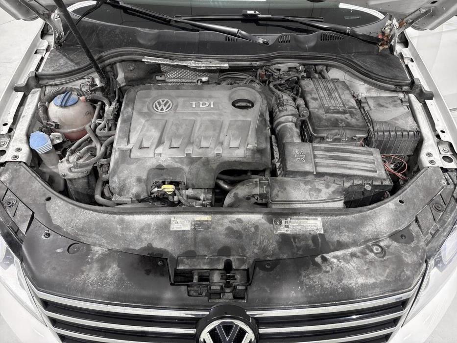 VOLKSWAGEN Passat 2014