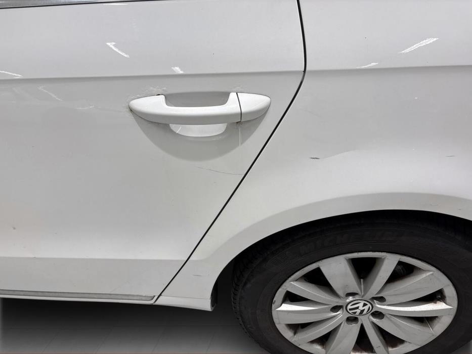 VOLKSWAGEN Passat 2014
