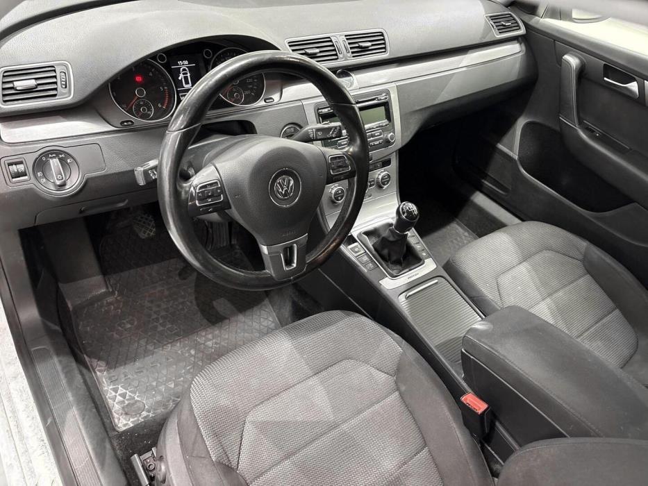 VOLKSWAGEN Passat 2014