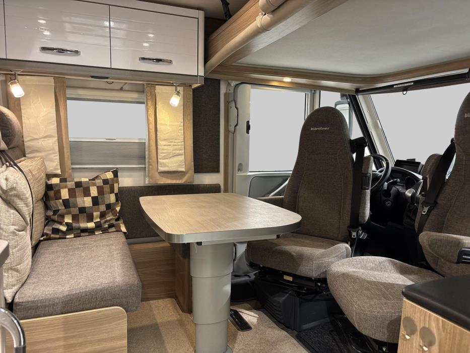 BÜRSTNER Aviano I 6903 2016