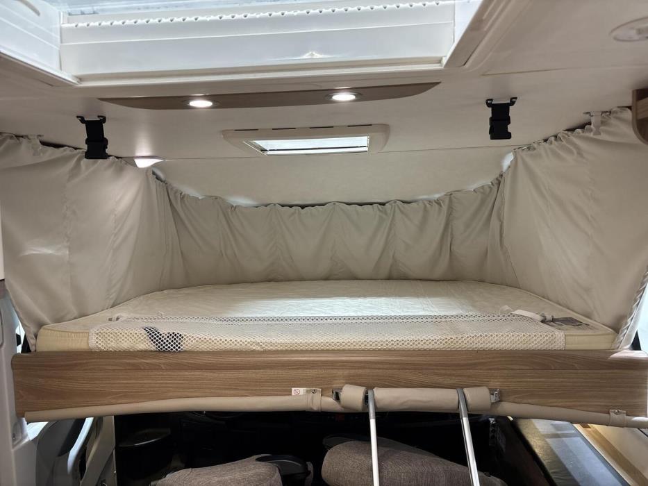 BÜRSTNER Aviano I 6903 2016