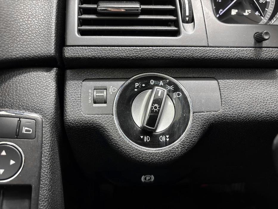 MERCEDES-BENZ C 2009