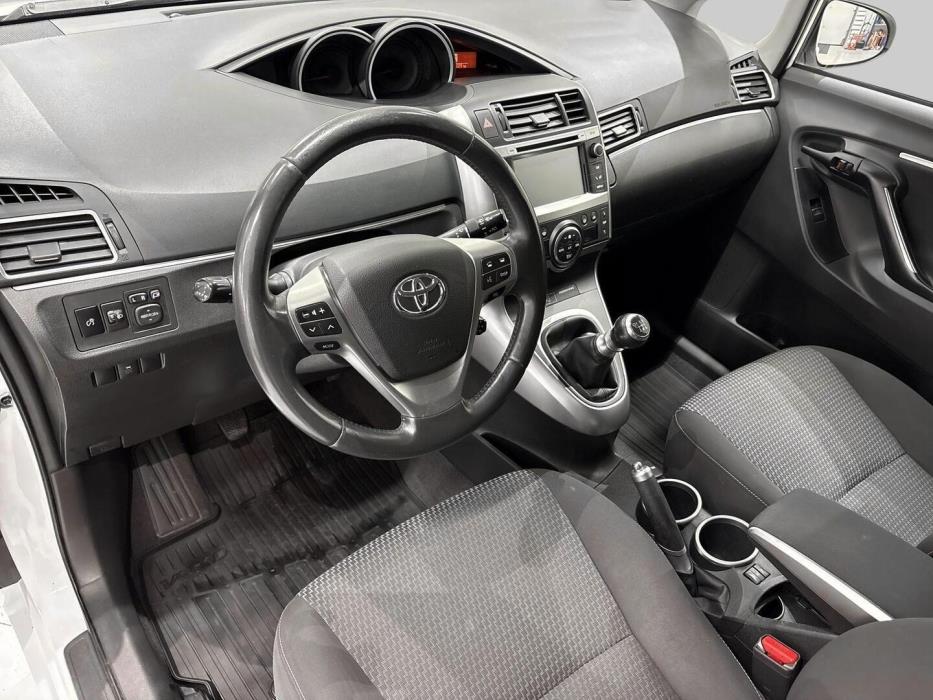 TOYOTA Verso 2015