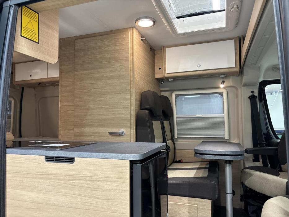 ROADCAR VAN R 540 2021