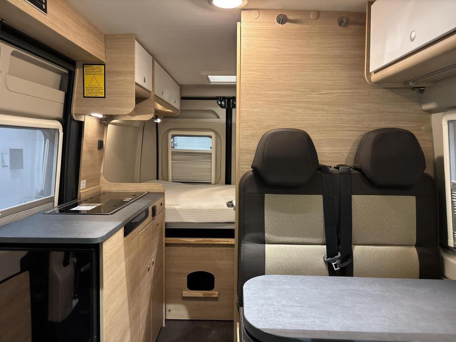 ROADCAR VAN R 540 2021