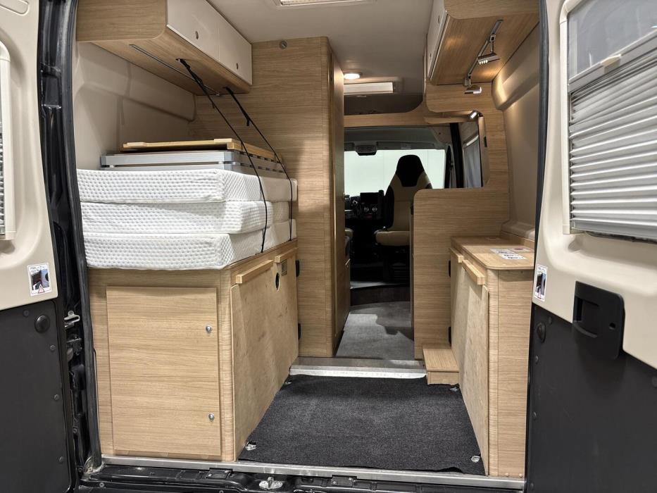 ROADCAR VAN R 540 2021