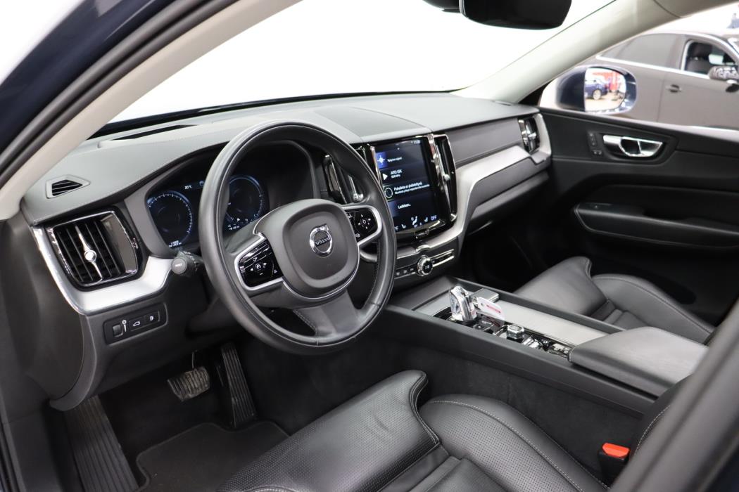 VOLVO XC60 2019