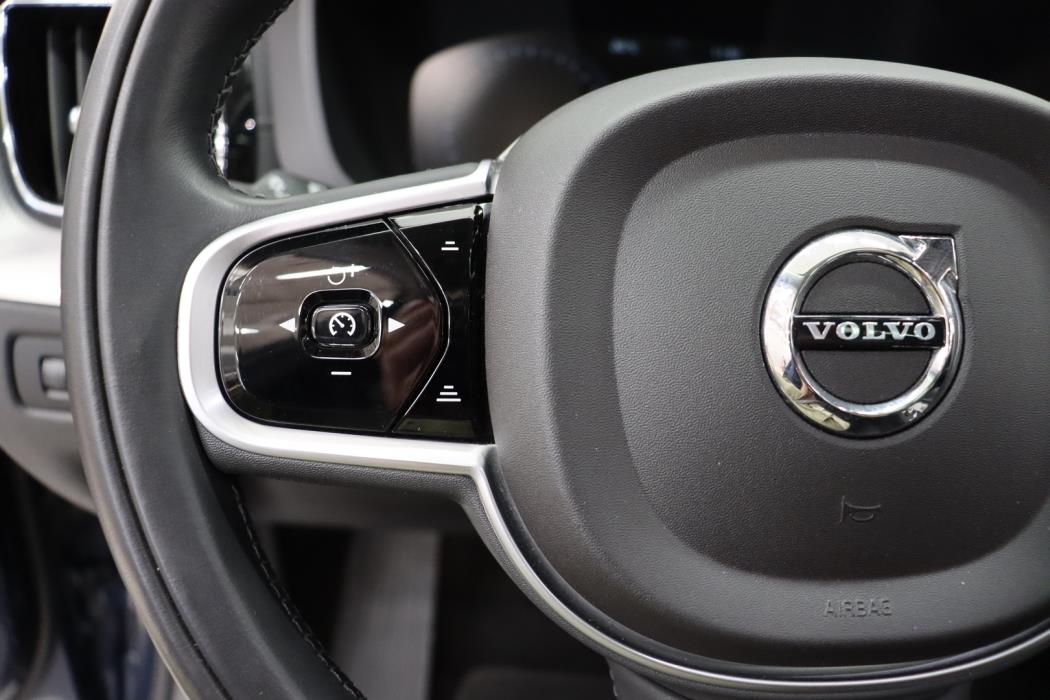 VOLVO XC60 2019
