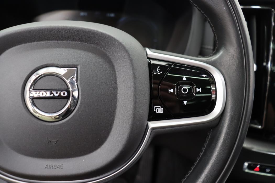 VOLVO XC60 2019