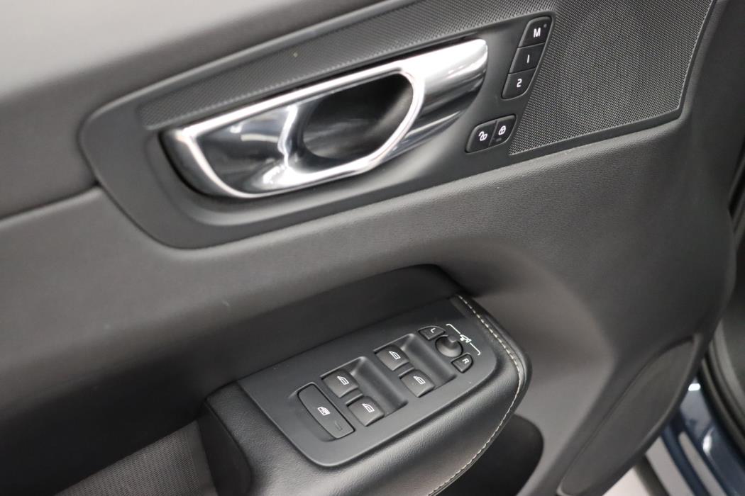 VOLVO XC60 2019