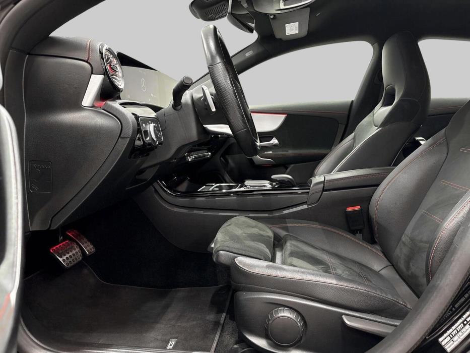 MERCEDES-BENZ CLA 2023