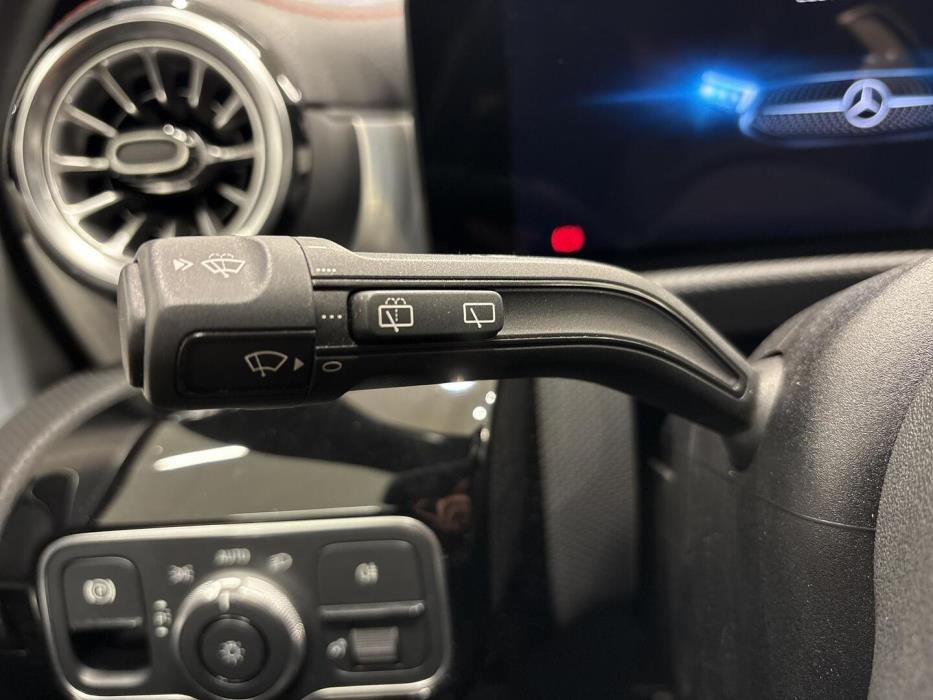 MERCEDES-BENZ CLA 2023