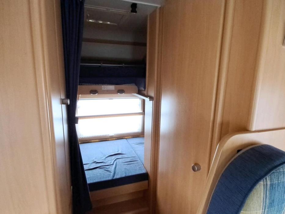 DETHLEFFS A 5881 ADVANTAGE GLOBETROTTER 2004
