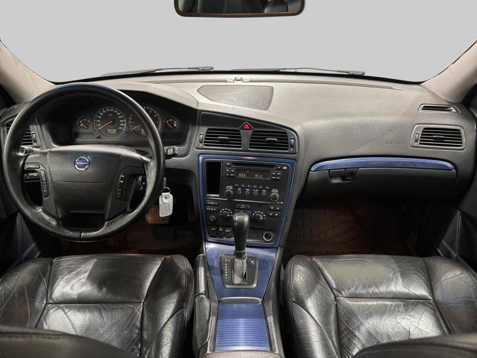 VOLVO V70 2005