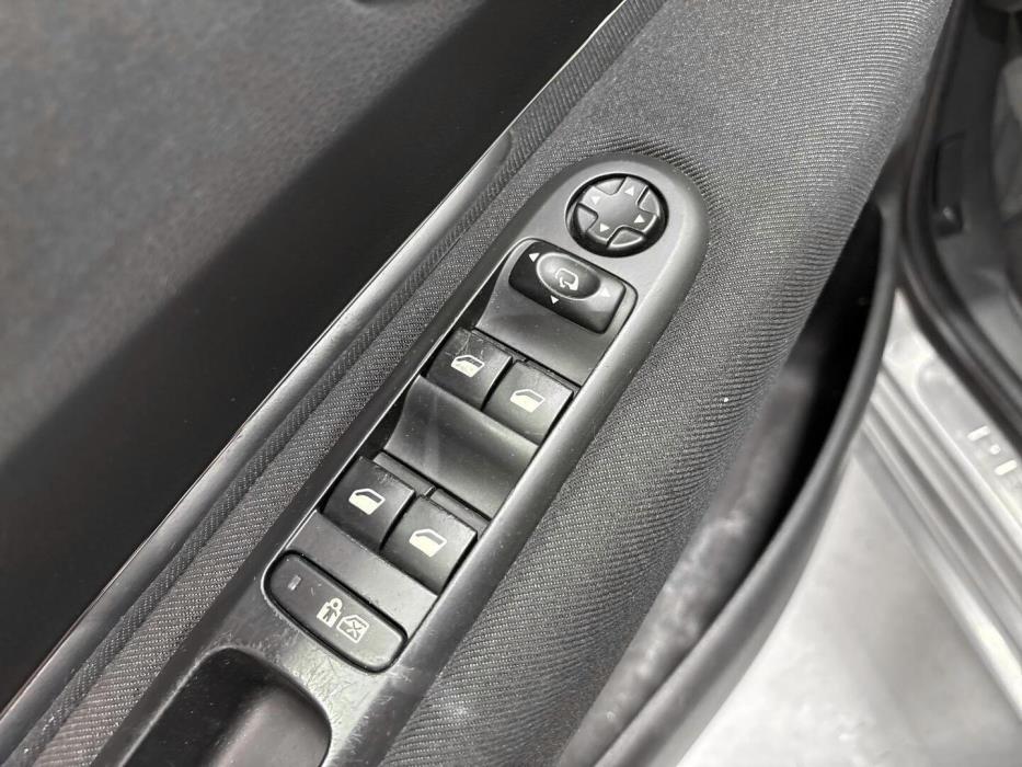 PEUGEOT 5008 2010