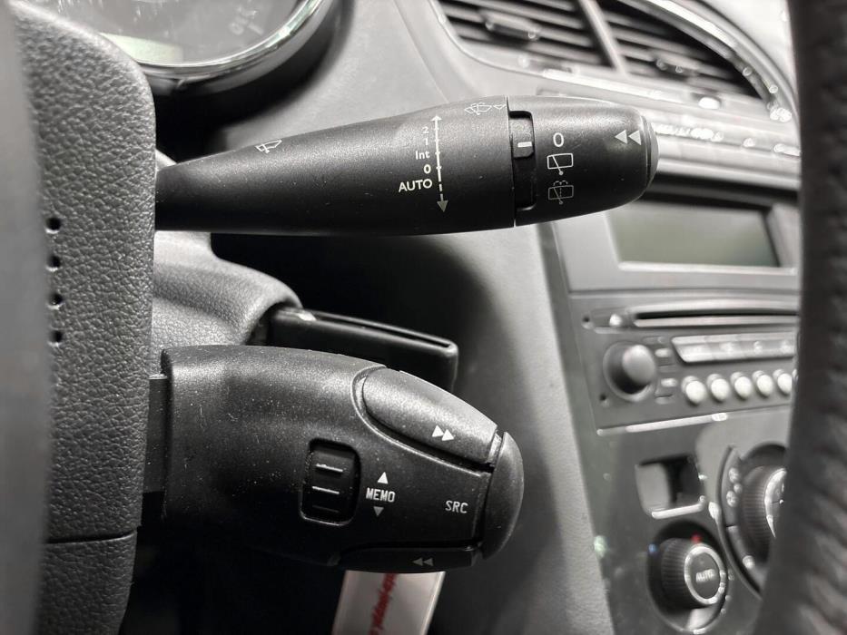 PEUGEOT 5008 2010