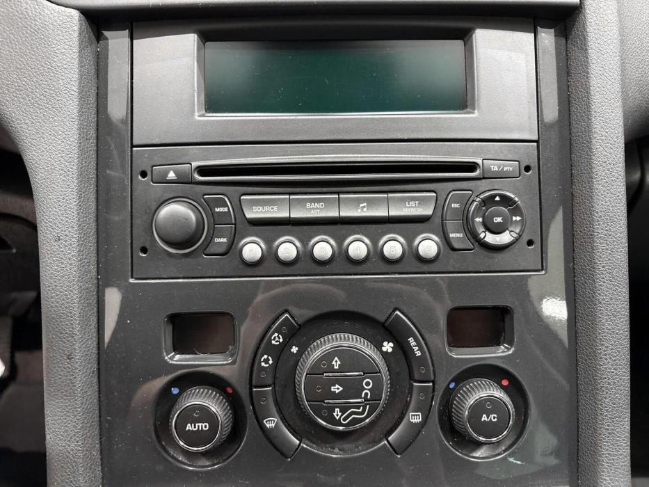 PEUGEOT 5008 2010