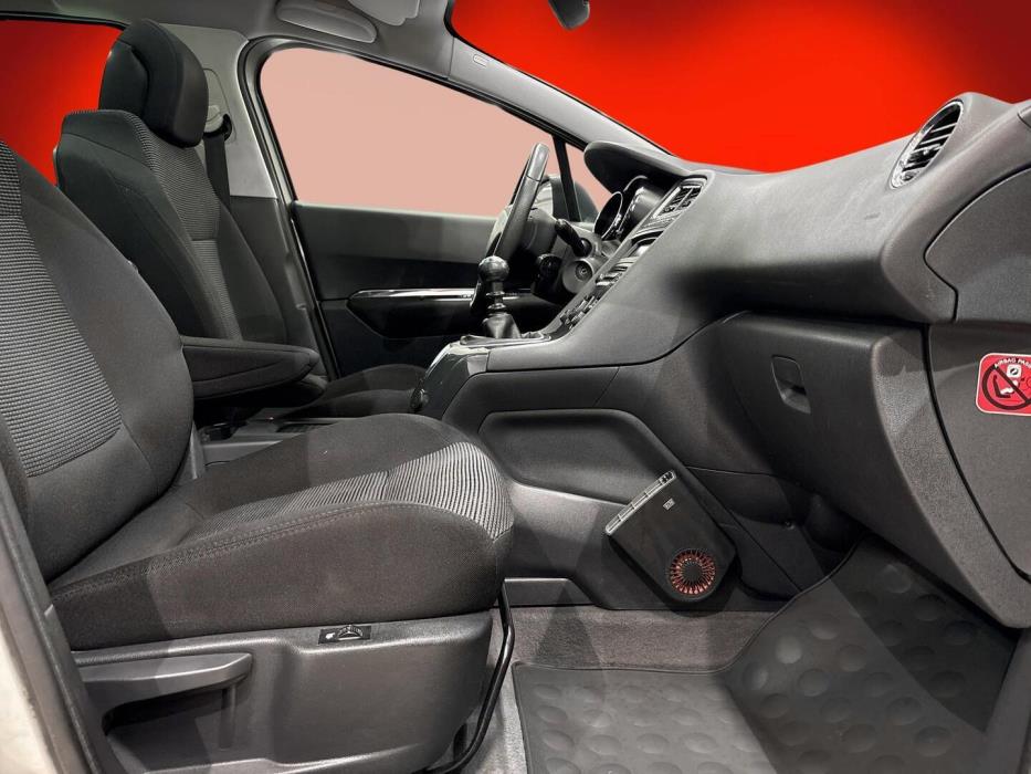 PEUGEOT 5008 2010