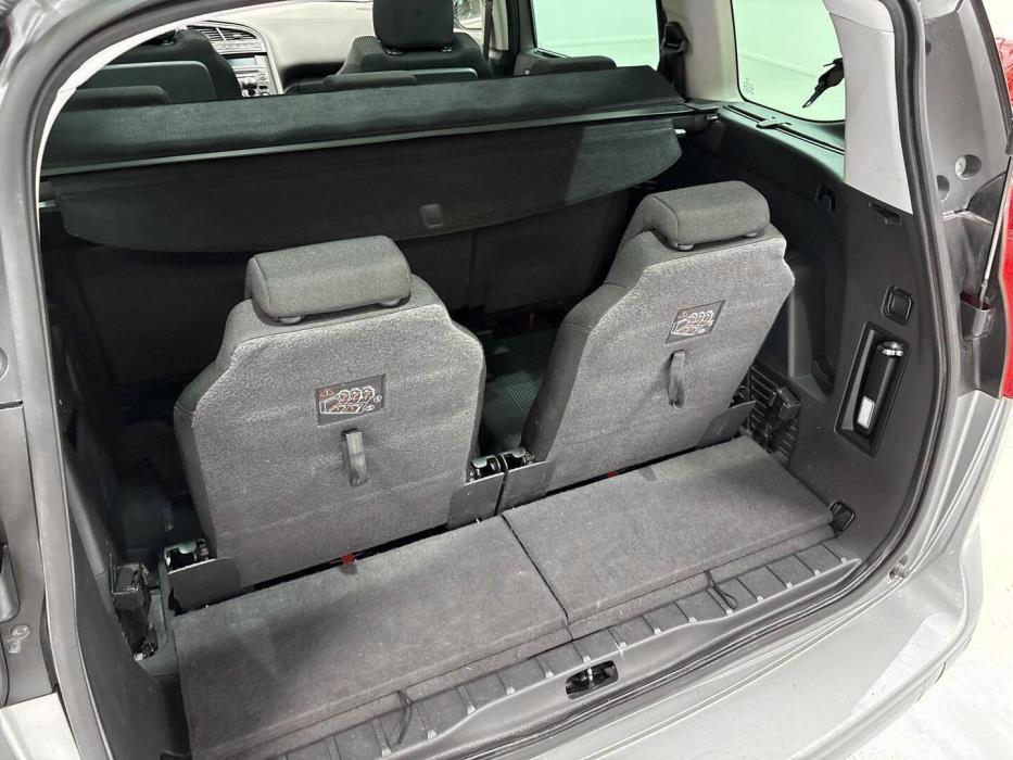 PEUGEOT 5008 2010
