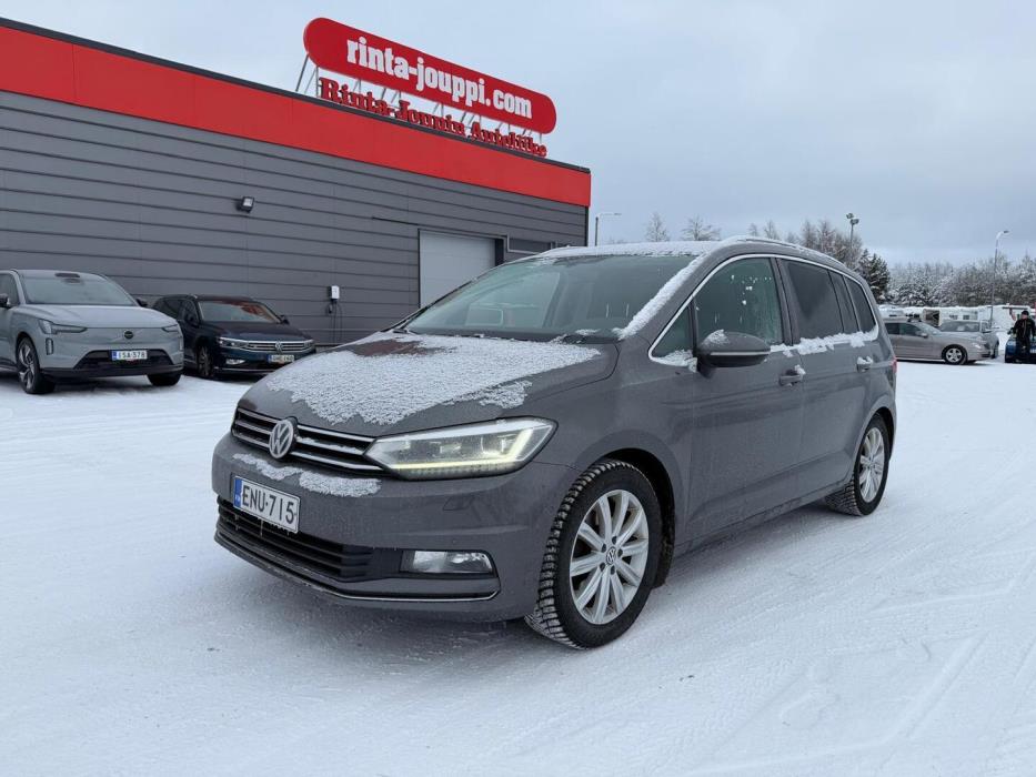 VOLKSWAGEN Touran 2016