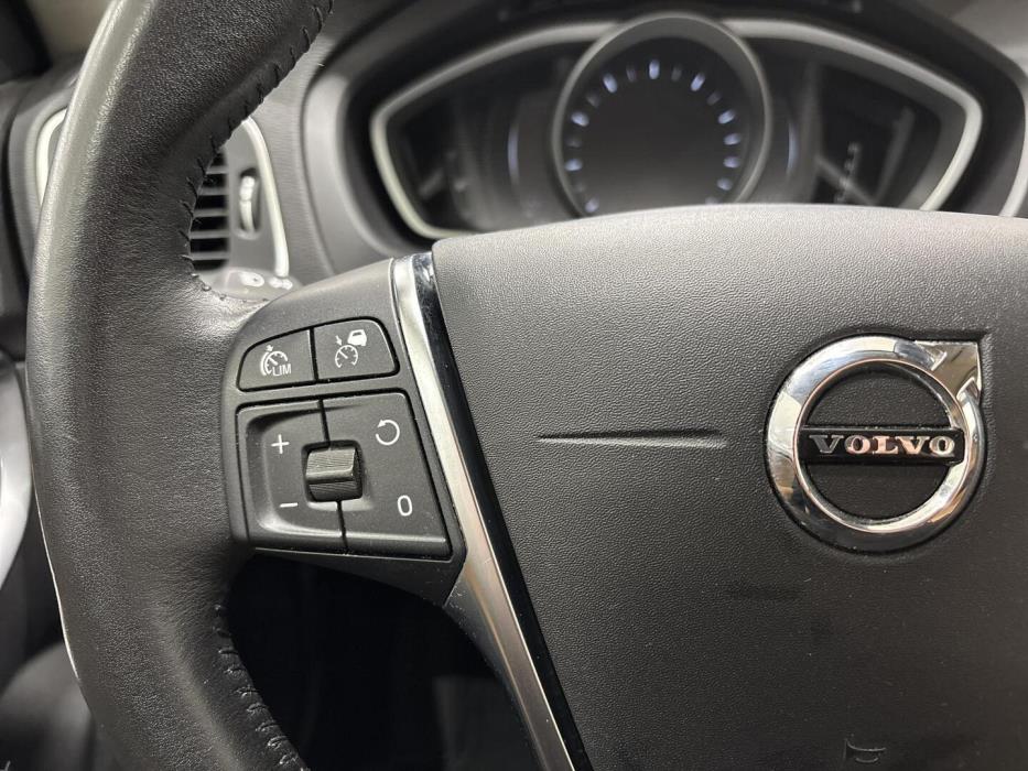 VOLVO V40 Cross Country 2018