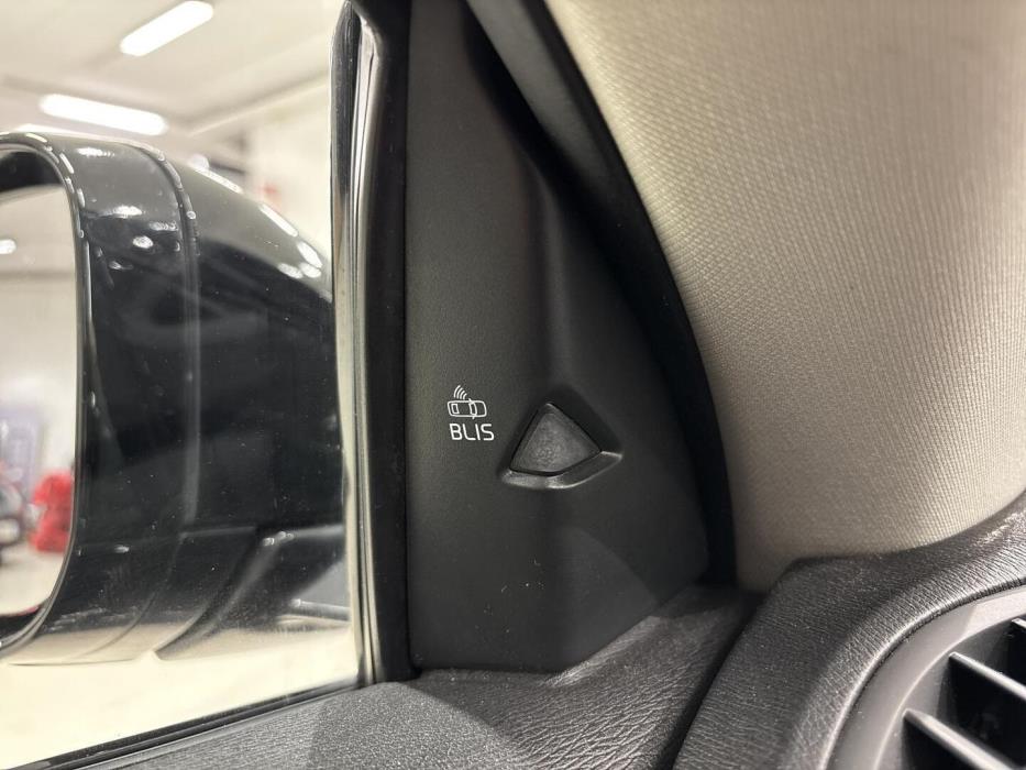 VOLVO V40 Cross Country 2018