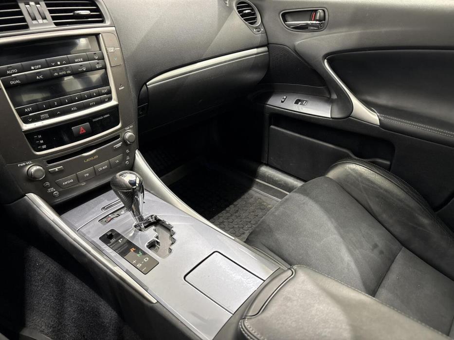 LEXUS IS 2012
