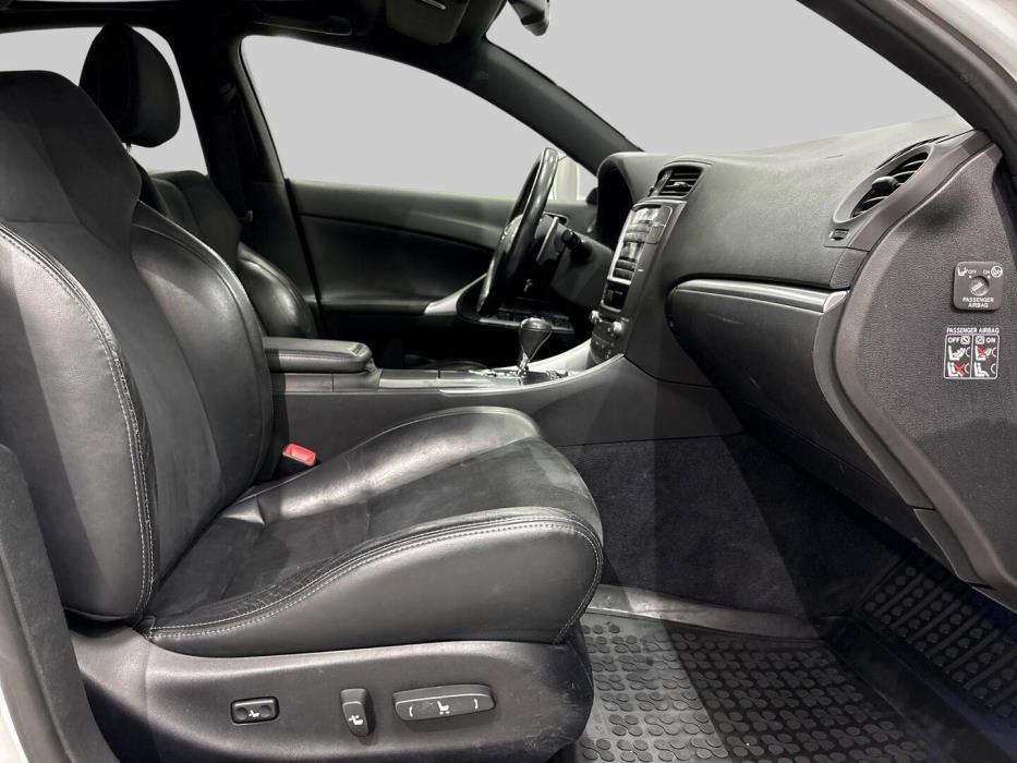 LEXUS IS 2012