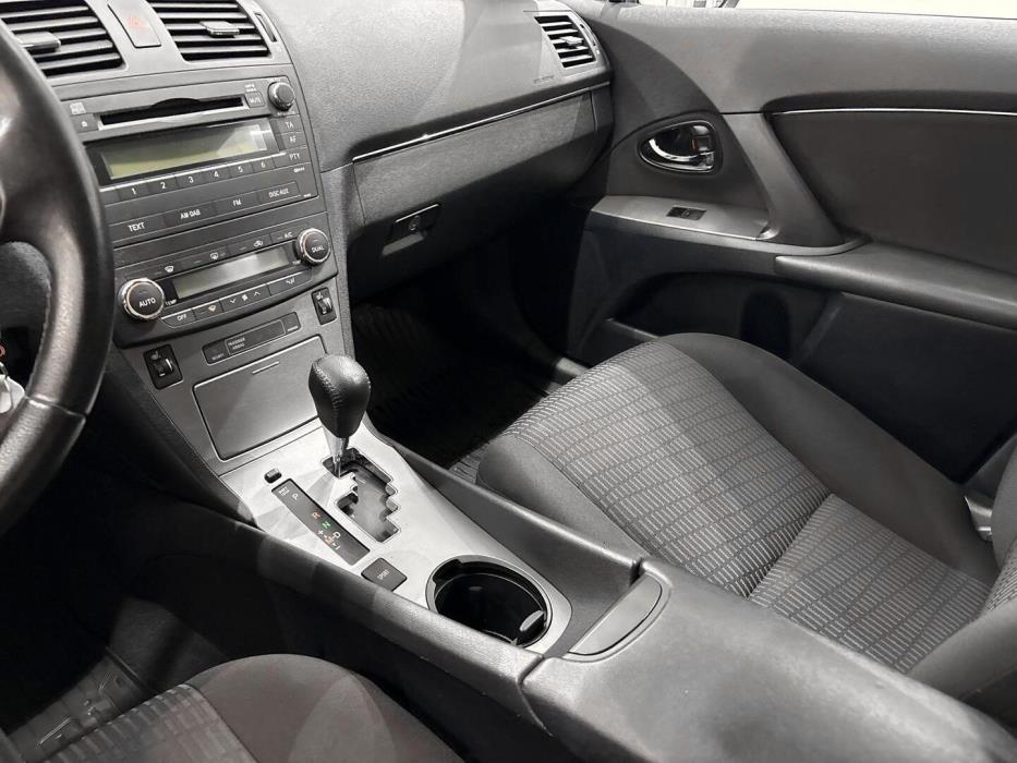 TOYOTA Avensis 2009