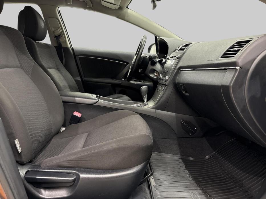 TOYOTA Avensis 2009