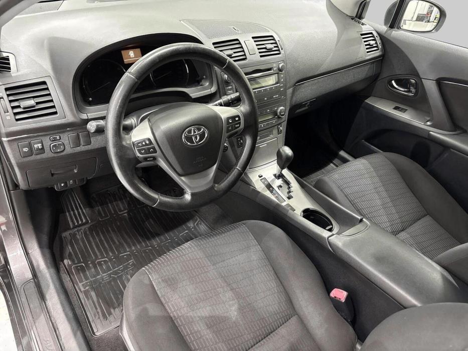 TOYOTA Avensis 2009