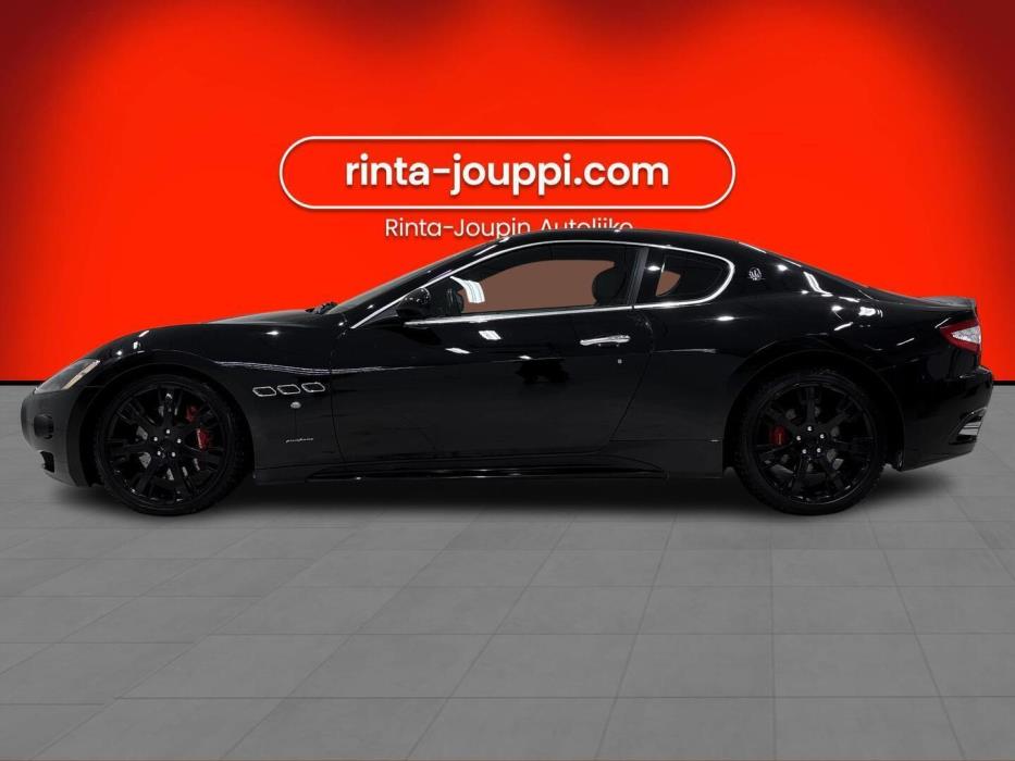 MASERATI GranTurismo 2010