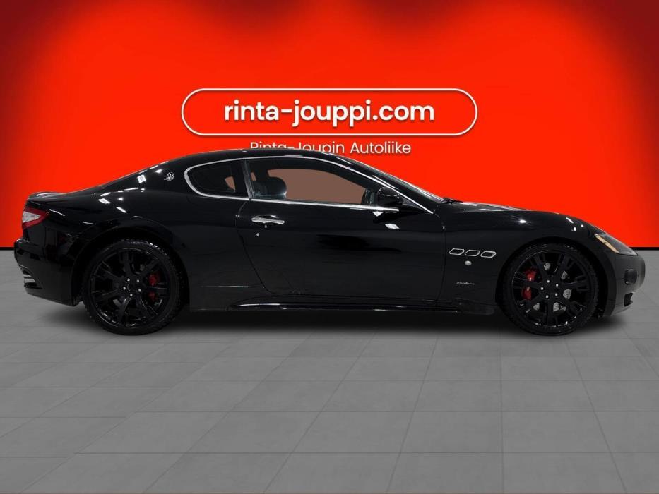 MASERATI GranTurismo 2010