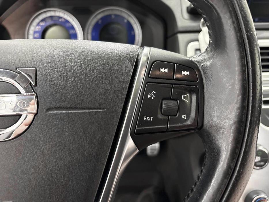 VOLVO V70 2012