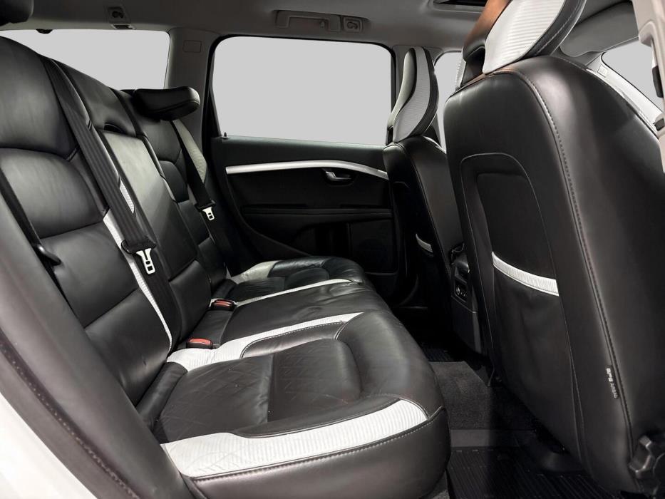 VOLVO V70 2012