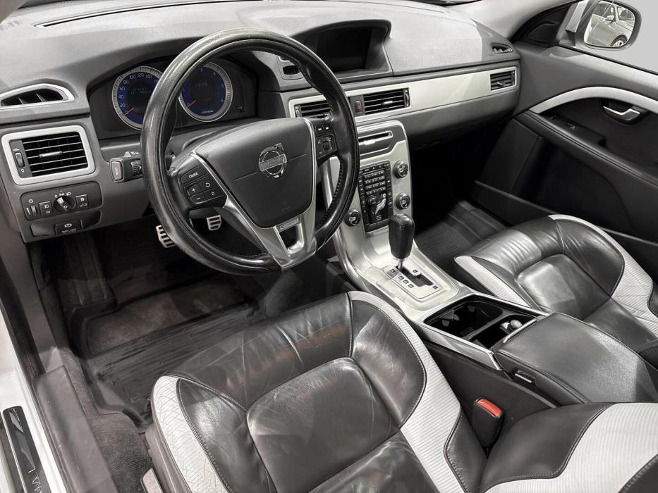 VOLVO V70 2012