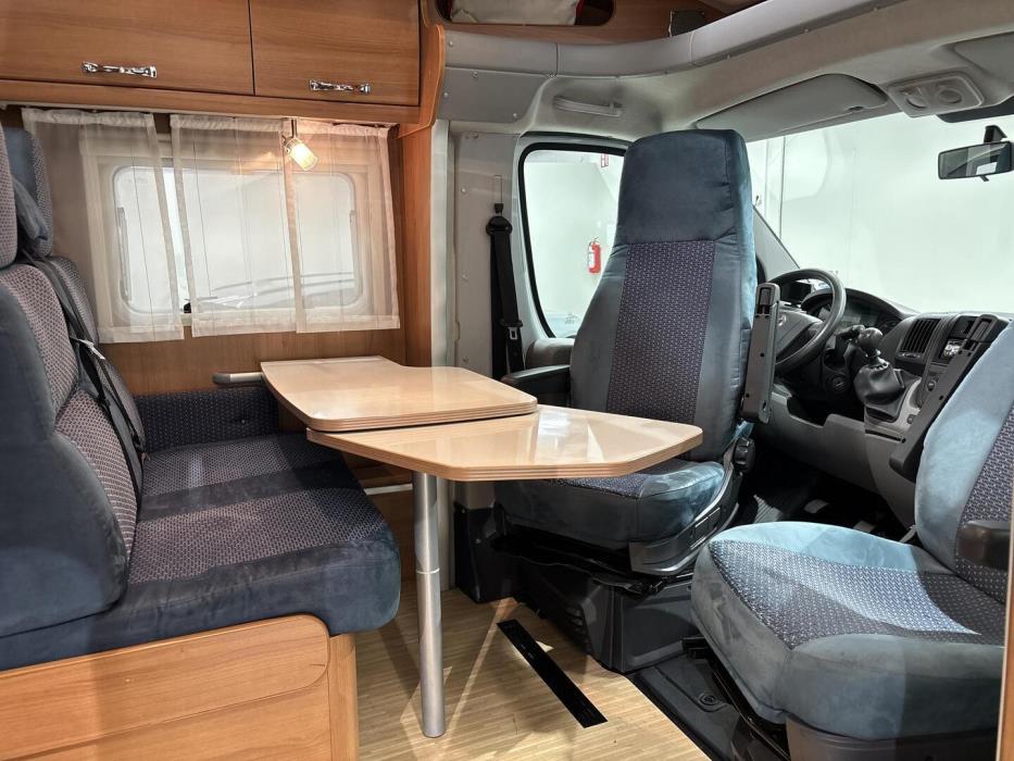 LMC T 592 LIBERTY 2008