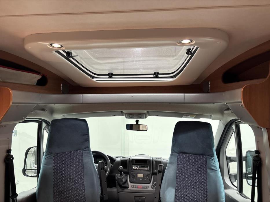 LMC T 592 LIBERTY 2008