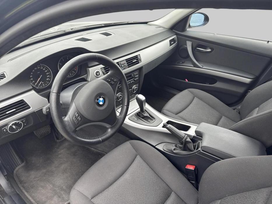 BMW 318 2009