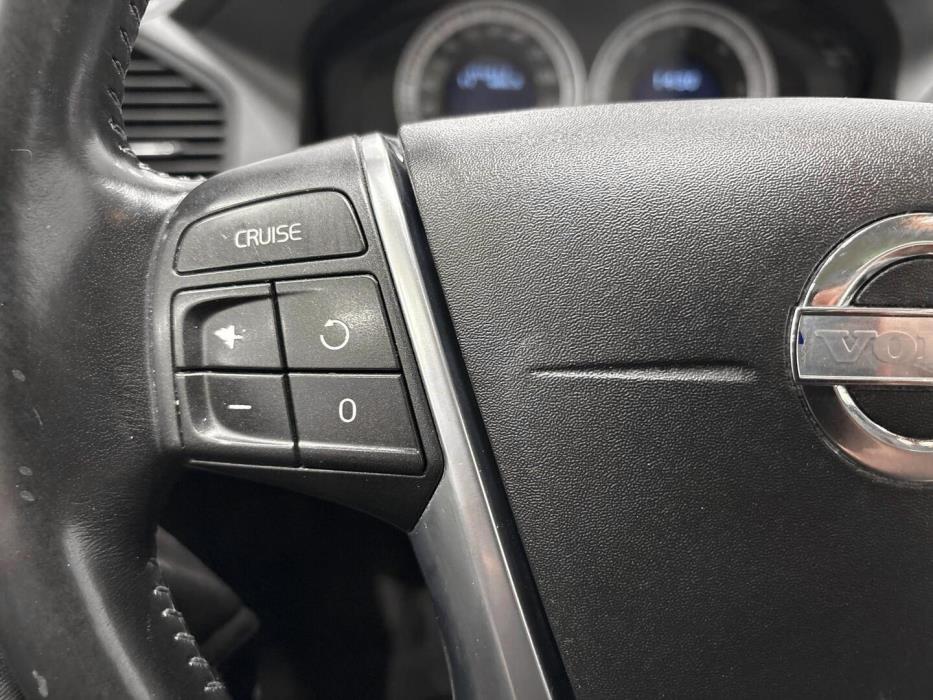 VOLVO XC60 2011