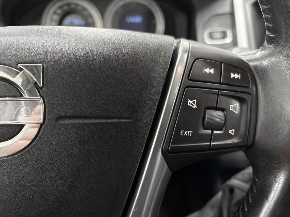 VOLVO XC60 2011