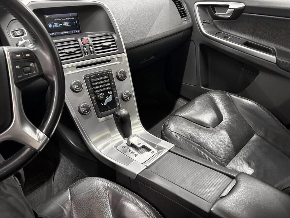 VOLVO XC60 2011
