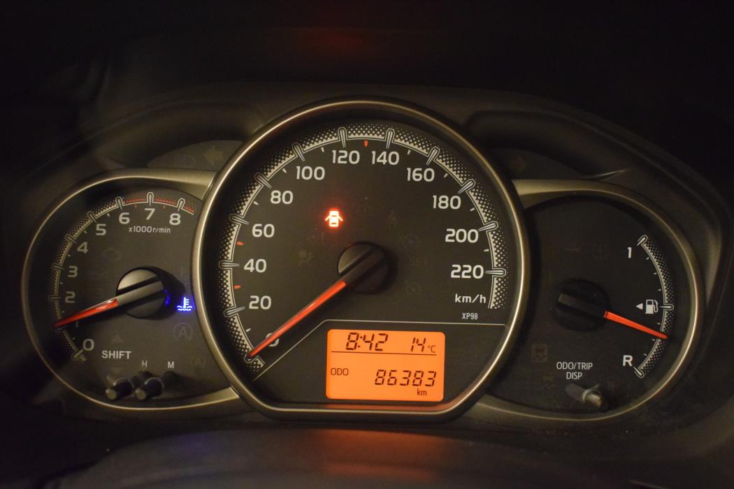 TOYOTA Yaris 2016