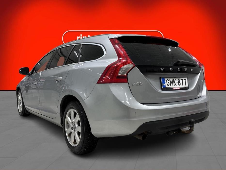 VOLVO V60 2011