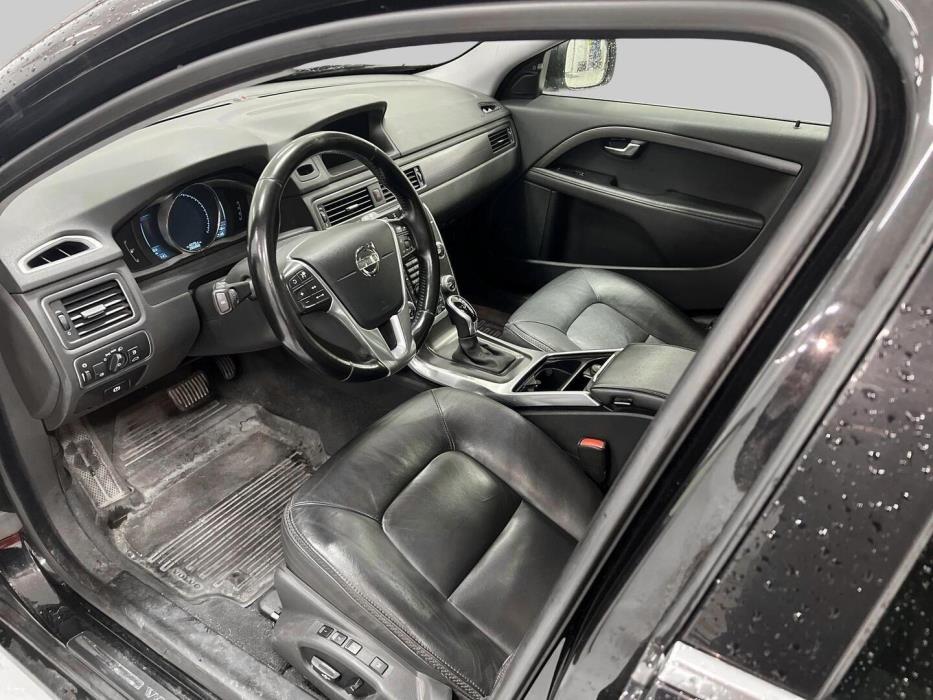 VOLVO XC70 2015