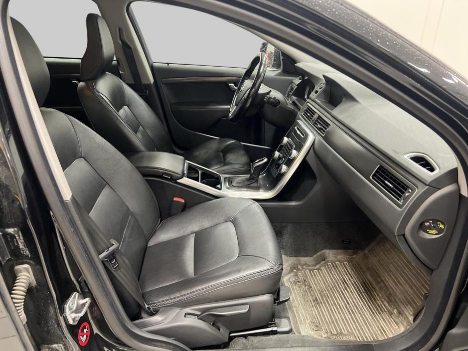 VOLVO XC70 2015