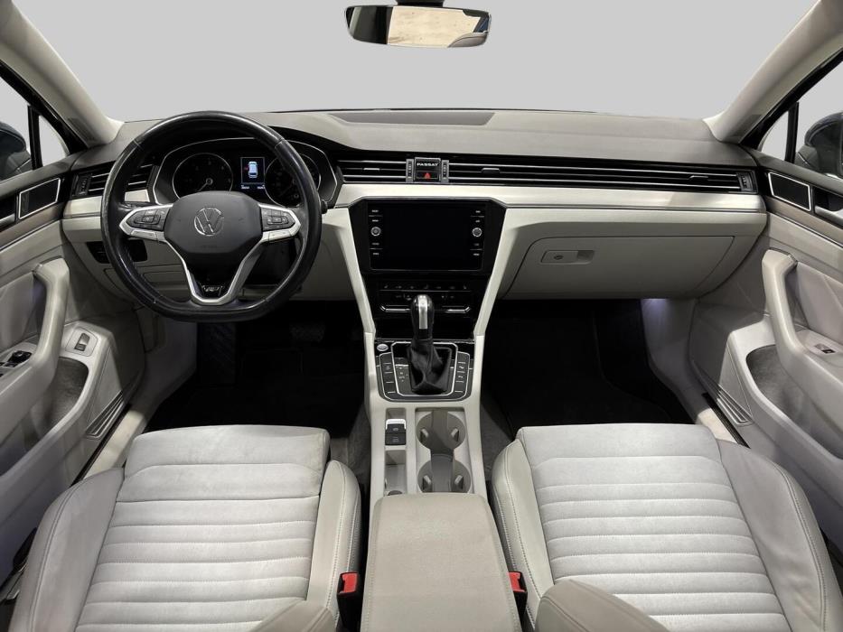 VOLKSWAGEN Passat 2022